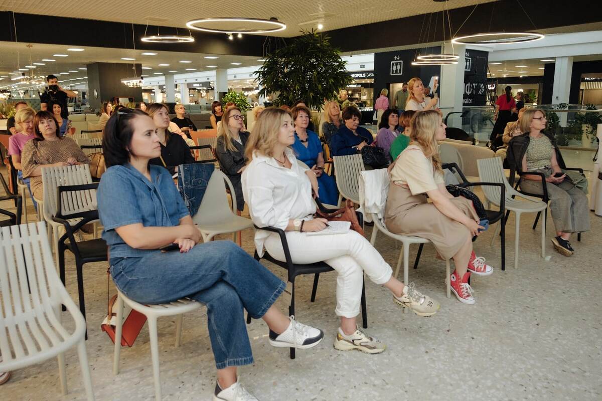 Я знаю где найти дизайнера!)) я с ними общаюсь 3 раза в неделю)