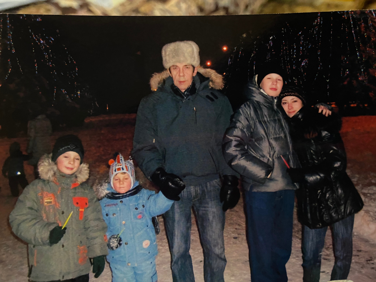 здесь ему около 60)