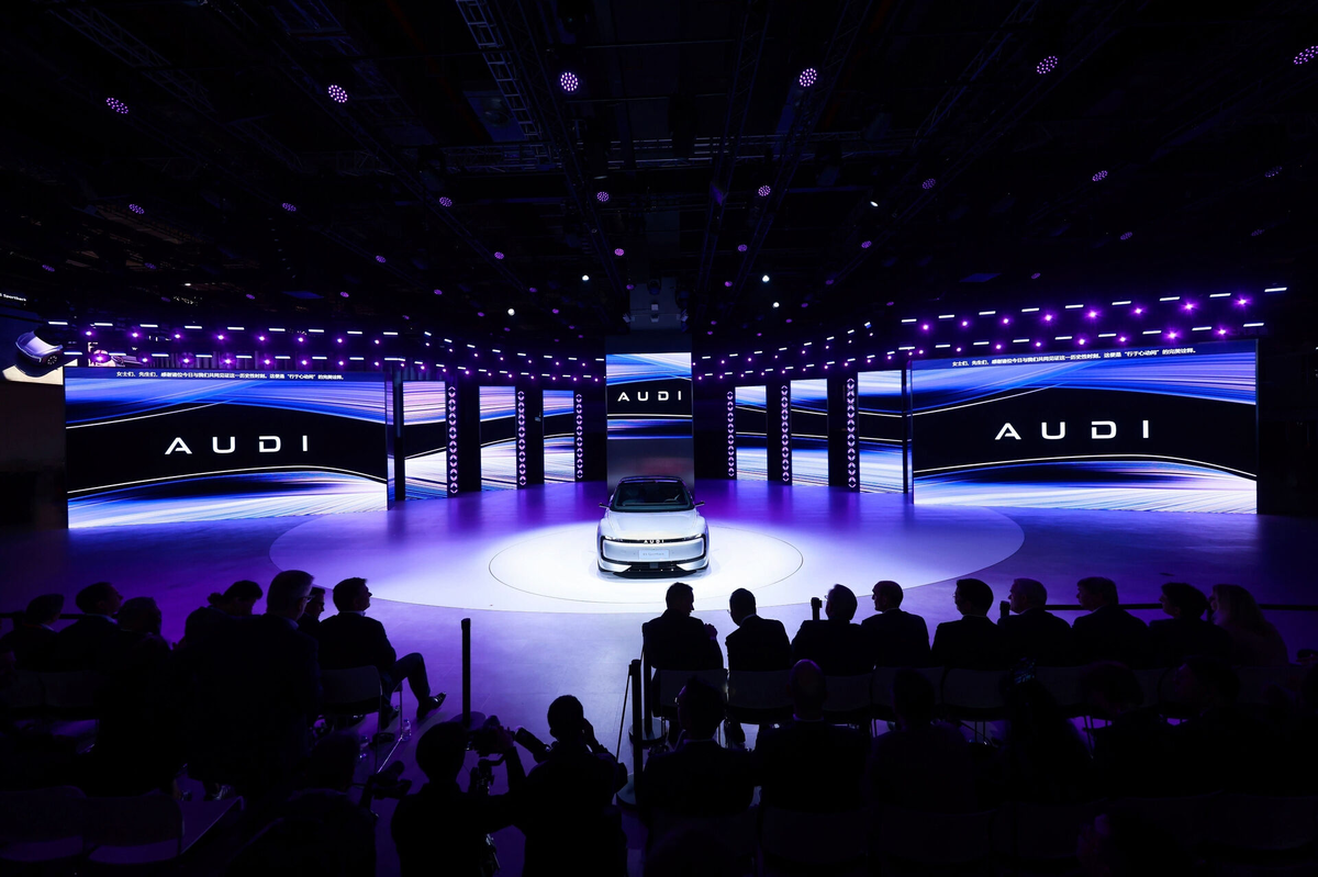 Выставка автомобилей в Шанхае