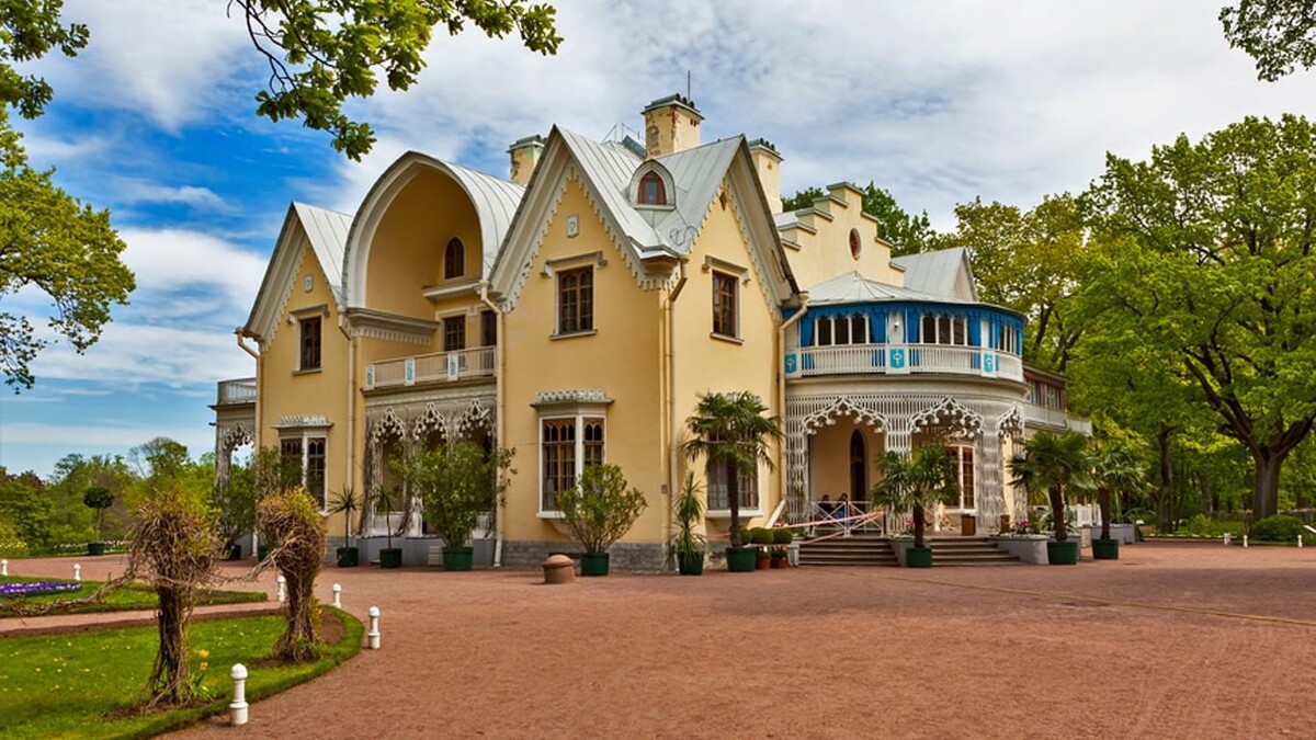 Усадьба Александрия в Петергофе. 