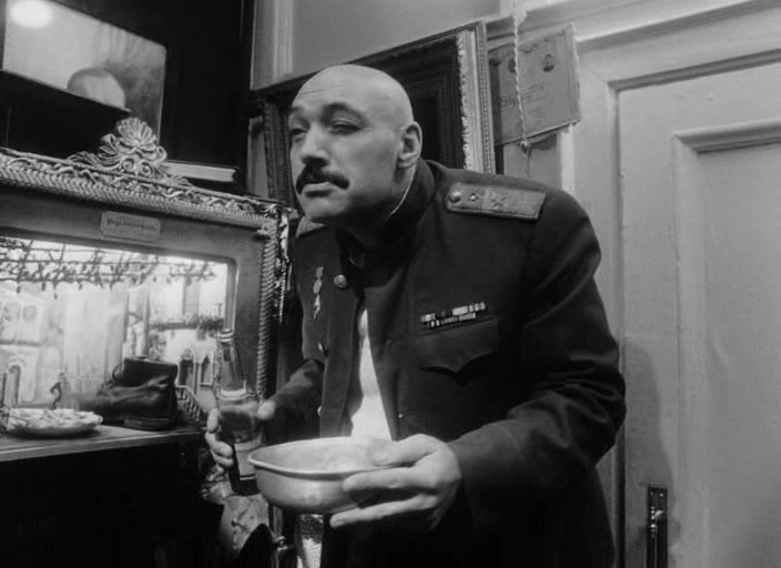 Главный Герой юродствует