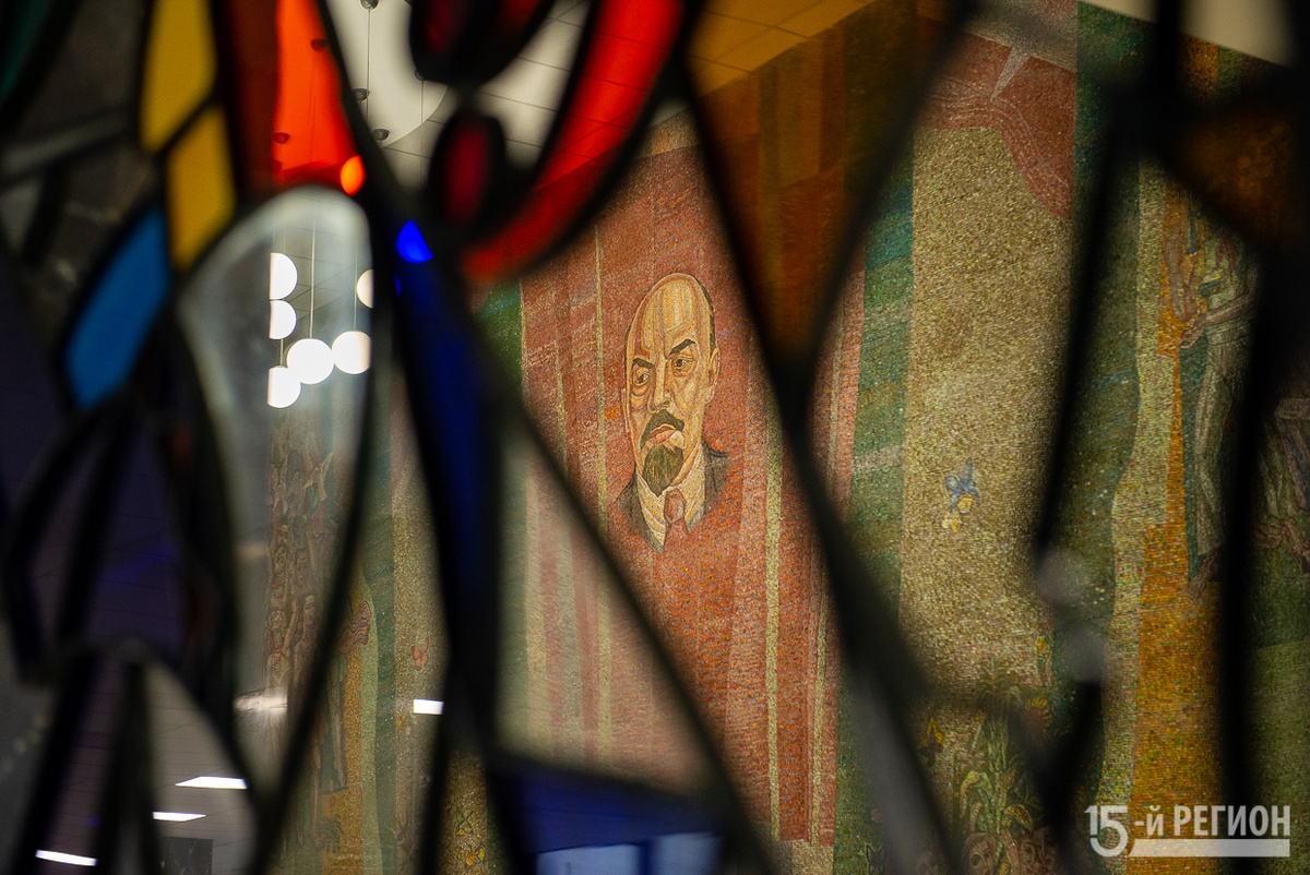 Дворец пионеров во Владикавказе. Вид изнутри.  Автор фото: Константин 15-Фарниев