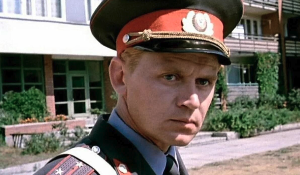    Сергей Никоненко. Кадр из фильма "Инспектор ГАИ" (1983)