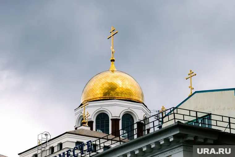 Из окон квартиры видно собор и набережную
Фото: Анастасия Соргина © URA.RU