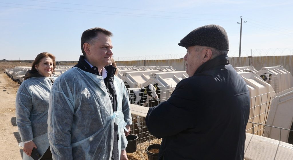    CREATOR: gd-jpeg v1.0 (using IJG JPEG v62), quality = 90 redaktor