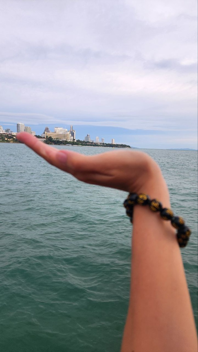 Пратамнак со стороны залива