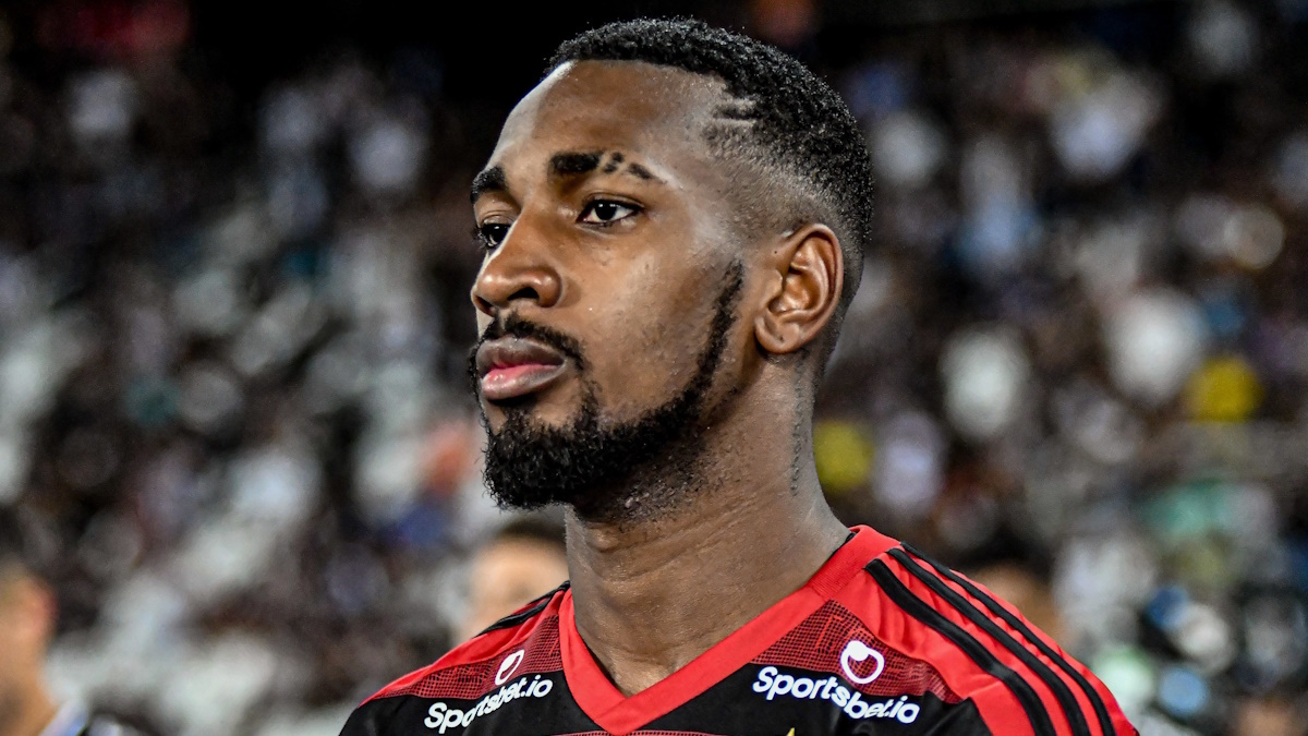    RIO DE JANEIRO, RJ - 07.11.2019: BOTAFOGO X FLAMENGO - Gerson during Botafogo x Flamengo, match valid for the 31st round of the Brazilian Championship, held at the Nilton Santos stadium, located in the city of Rio de Janeiro, on Thursday (07). (Photo: Nayra Halm/Fotoarena) @nayrahalmfotografia