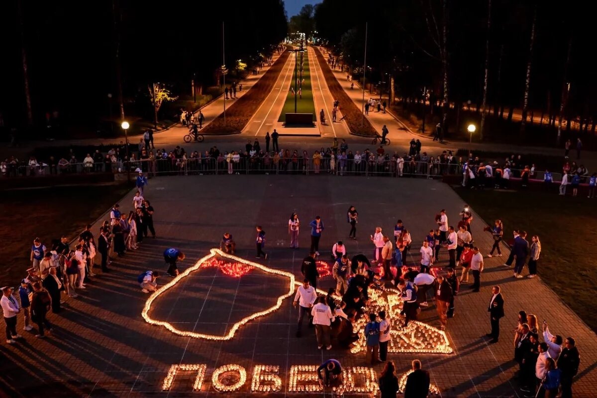    «Огненную картину» зажгли в Смоленске во время слета городов-героев