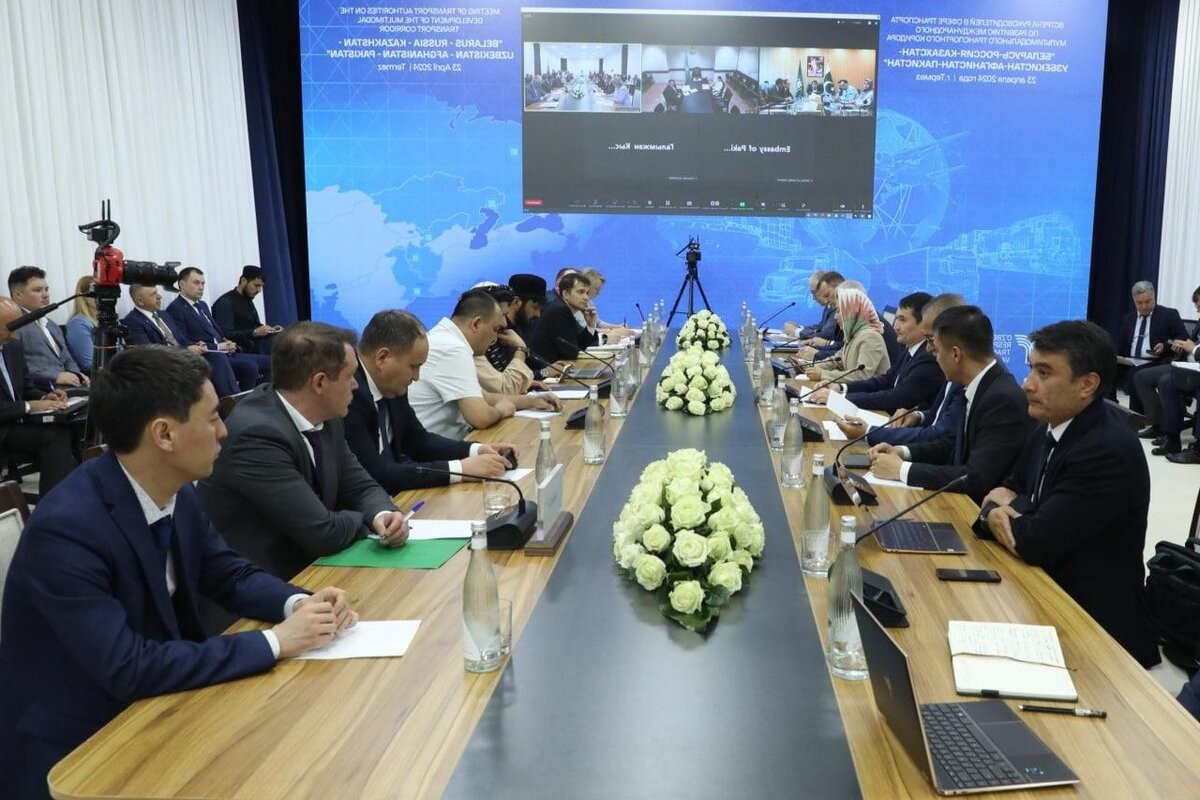 © Минтранс Республики Узбекистан / mintrans.uz / CC BY 4.0 (Многосторонняя встреча представителей транспортных ведомств по развитию мультимодального транспортного коридора «Беларусь – Россия – Казахстан – Узбекистан – Афганистан – Пакистан», апрель 2024 г.)
