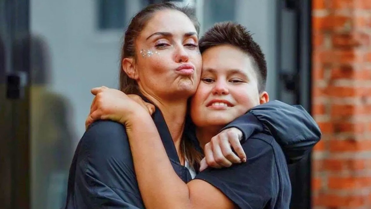 Агата Муцениеце с сыном Тимофеем