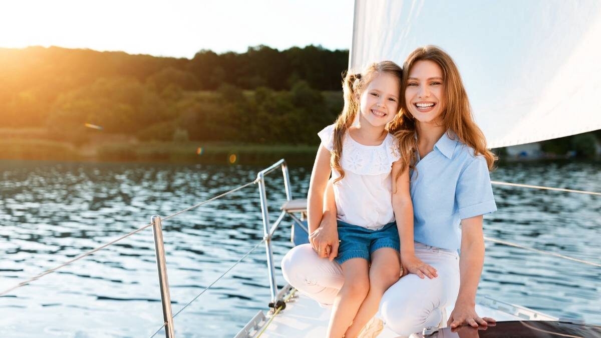    Отправляться в речной круиз можно и с ребенком. На теплоходах, отправляющихся из столицы, предусмотрены все необходимые условия / Фото: Shutterstock