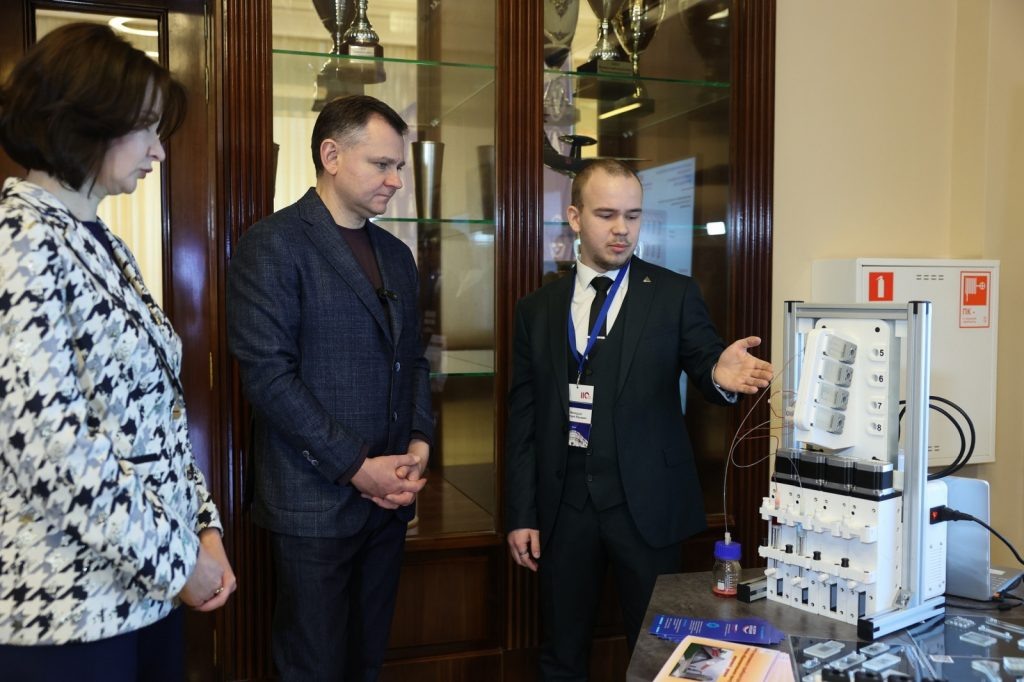    фото: правительство РО Редактор
