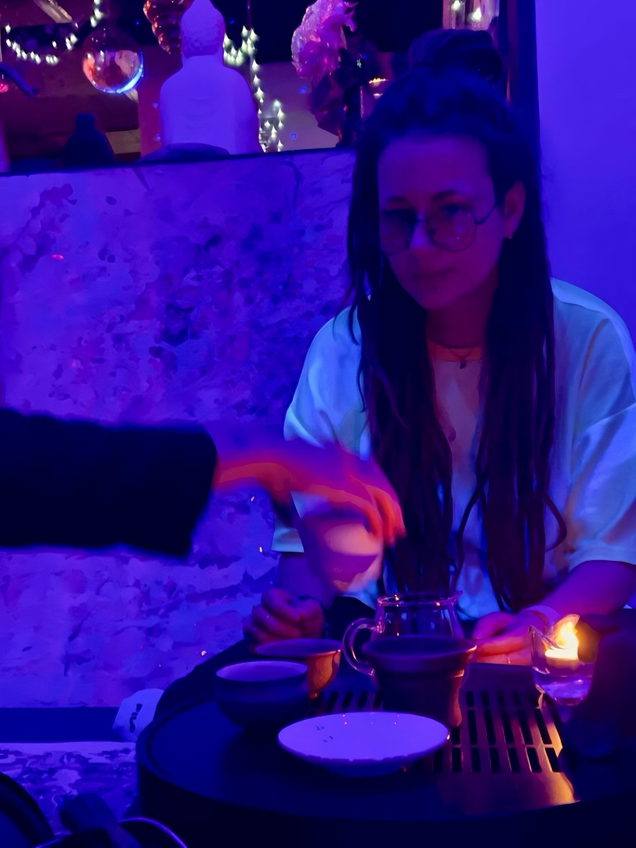 Приветствую! На связи Котовски. Здесь делюсь своими мыслями, моментами из жизни и уникальным вайбом. Надеюсь, мой контент вдохновит тебя и подарит море положительных эмоций. Добро пожаловать! Не стесняйся подписываться и заглядывать ко мне почаще ;)