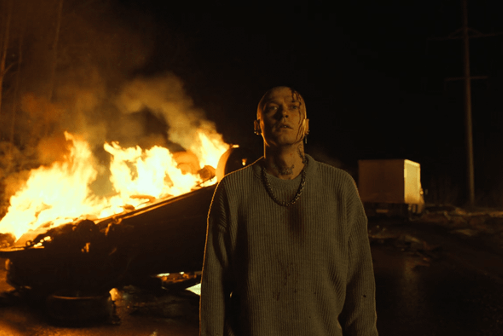 Самый первый кадр первого эпизода, Авария