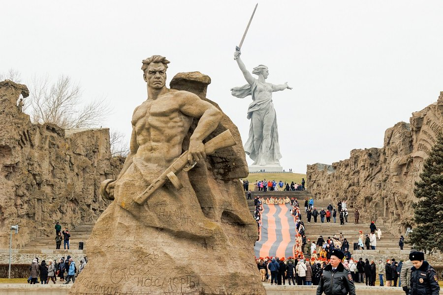 Памятник-ансамбль "Героям Сталинградской битвы" на Мамаевом кургане - Фото: Дмитрий Рогулин/ТАСС