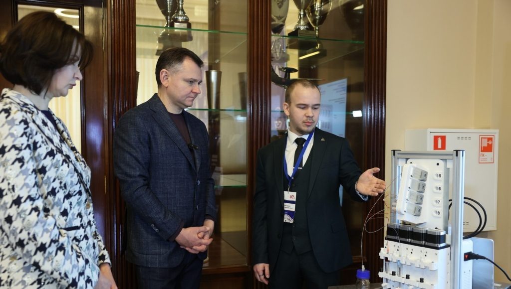    CREATOR: gd-jpeg v1.0 (using IJG JPEG v62), quality = 90 redaktor