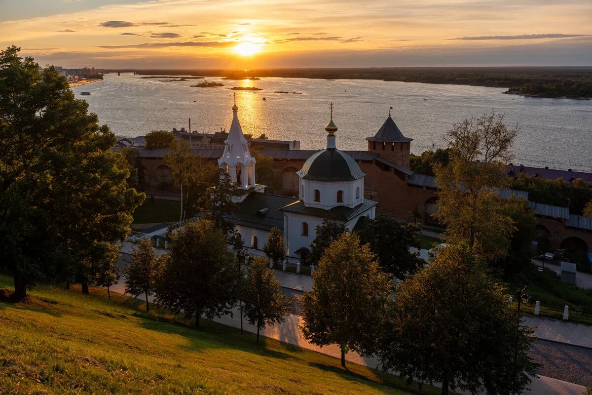Вид на храм Симеона Столпника в Кремле. Фото: Дима Четыре