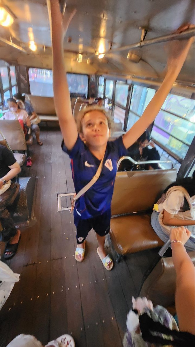 деревянный пол 8 бат :)