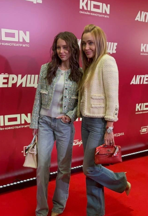 Аврора Киба с мамой. / Фото: woman.ru