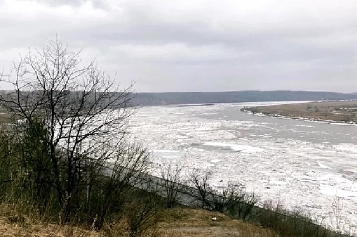    Ледоход на реке Лене активно продвигается в сторону Якутии