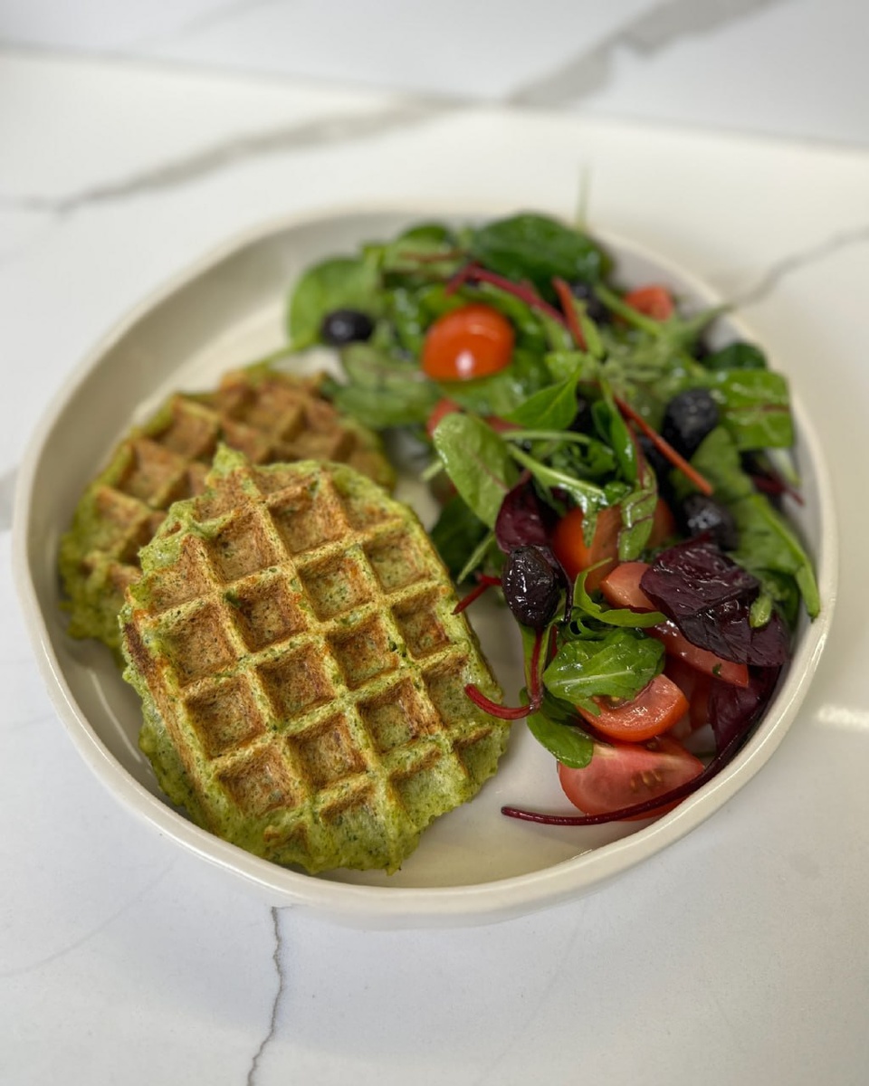 Посмотрите, какой красивый оттенок приобретает еда, если в нее добавить брокколи!