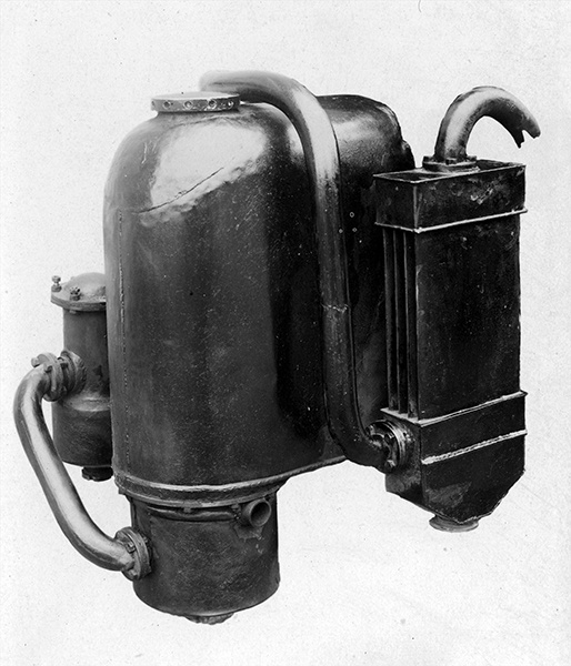 Газогенераторная установка системы Беглецова. Фото 1935 года из коллекции Андрея Мятиева.