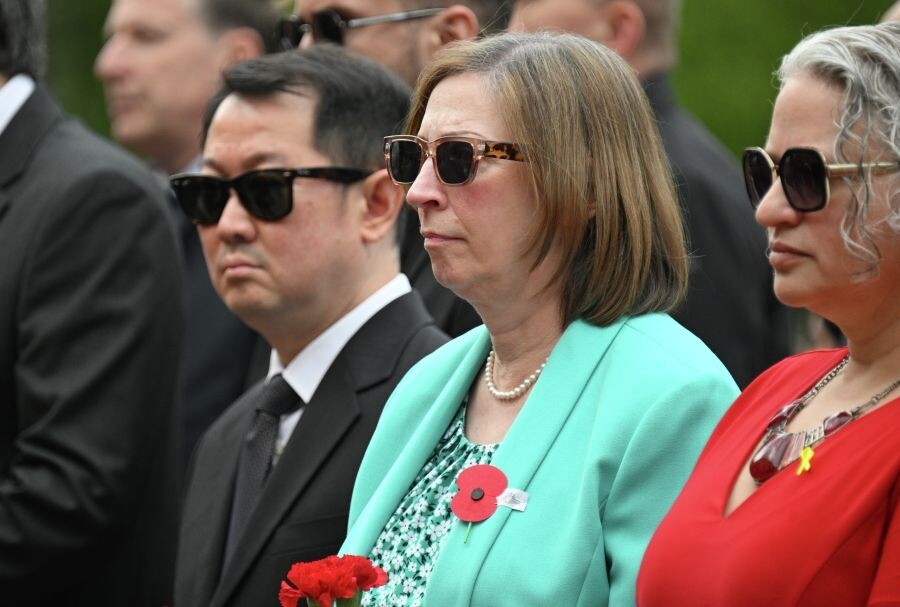    Посол США в России Линн Трейси (в центре) / Источник: © Рамиль Ситдиков/РИА Новости