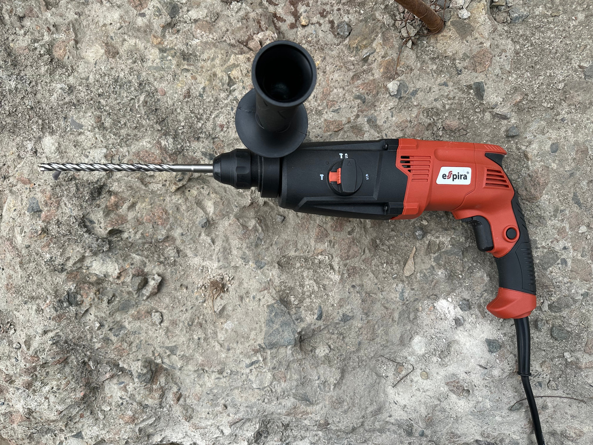 Обилие крупных гранитных фракций сделали этот материал более твердым и неоднородным, чем привычный железобетон