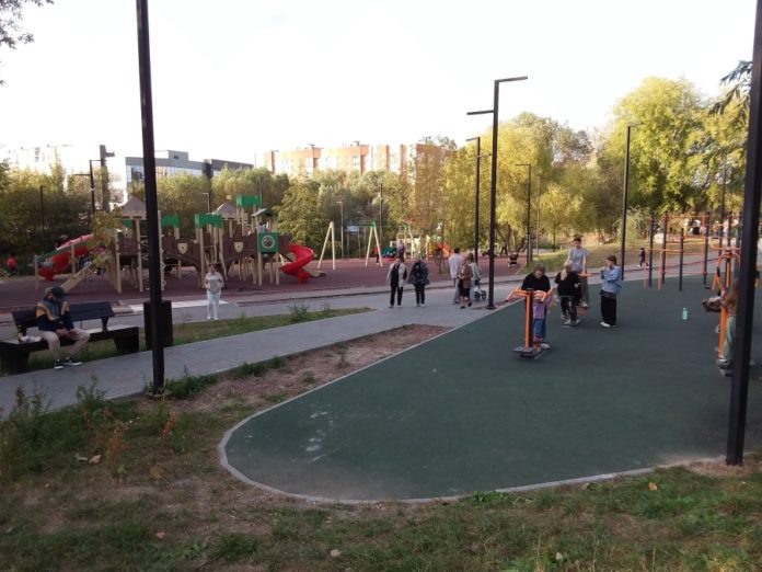 Спортивный и игровой комплексы около Черезовских прудов