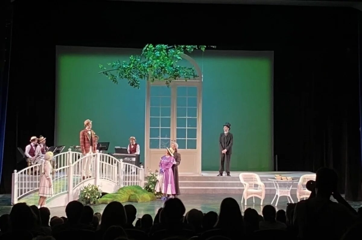    ТЮЗ покажет саратовцам «Как важно быть серьезным»