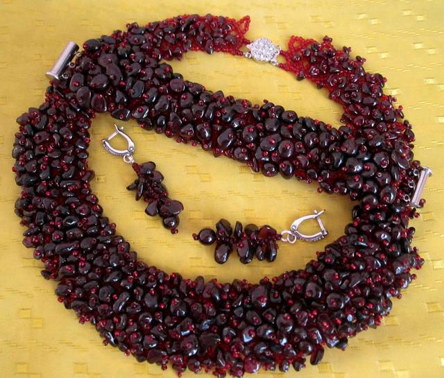 Комплект ожерелье с серьгами