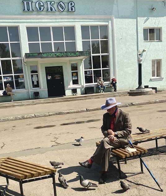 Вот такие импозантные люди тут встречаются