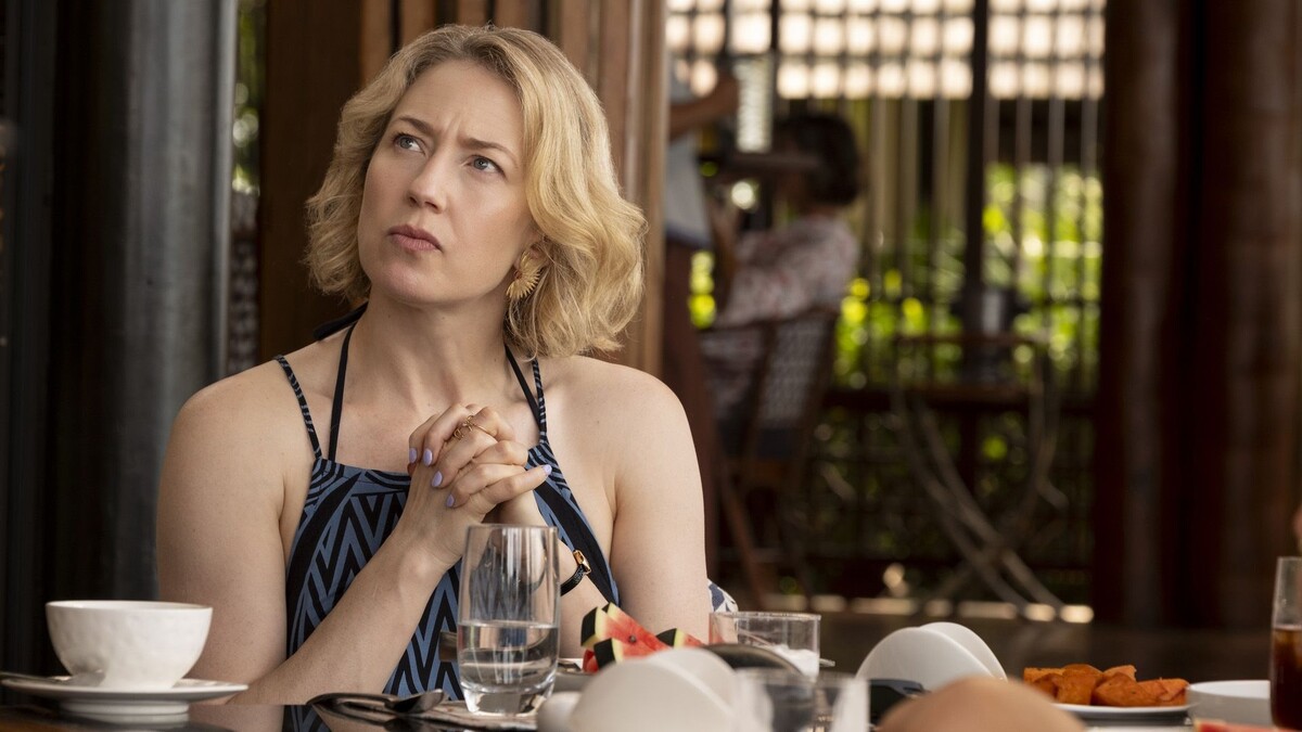    Кэрри Кун в сериале "Белый лотос"