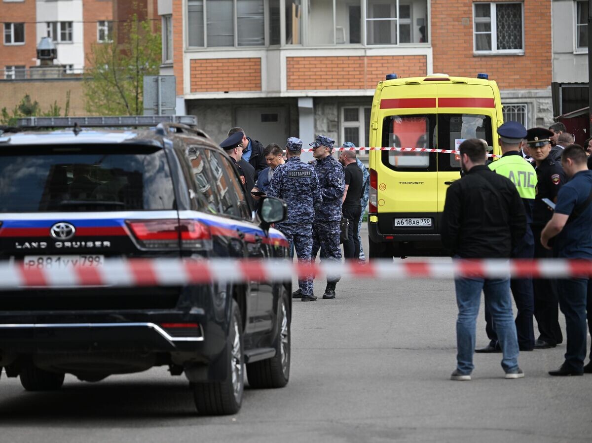    Экстренные службы на месте взрыва автомобиля в Балашихе© РИА Новости / Максим Блинов