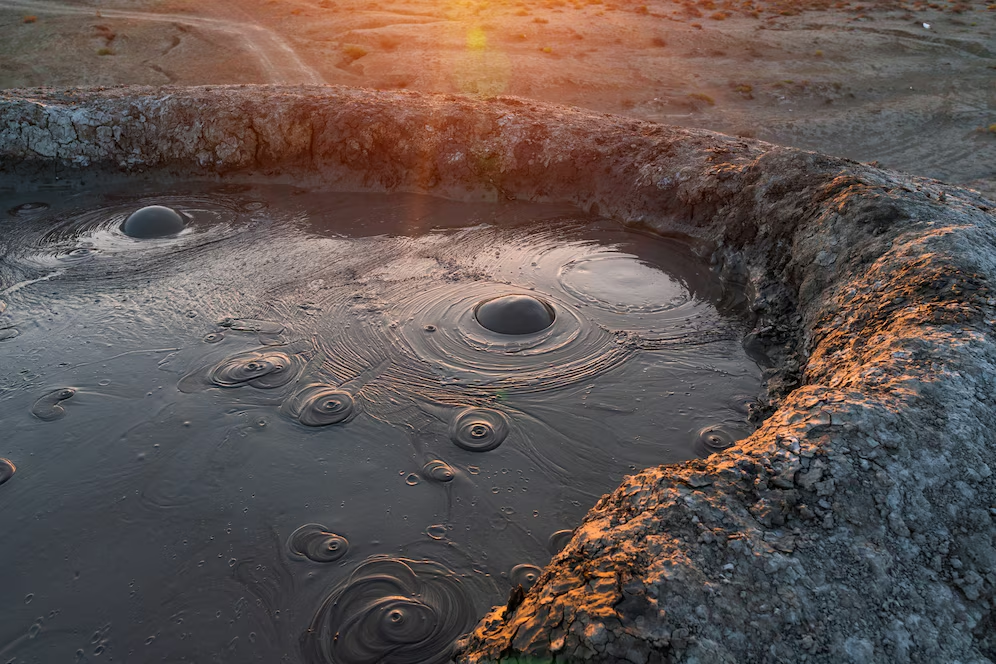 Да, когда-то, нефть хранили именно так!