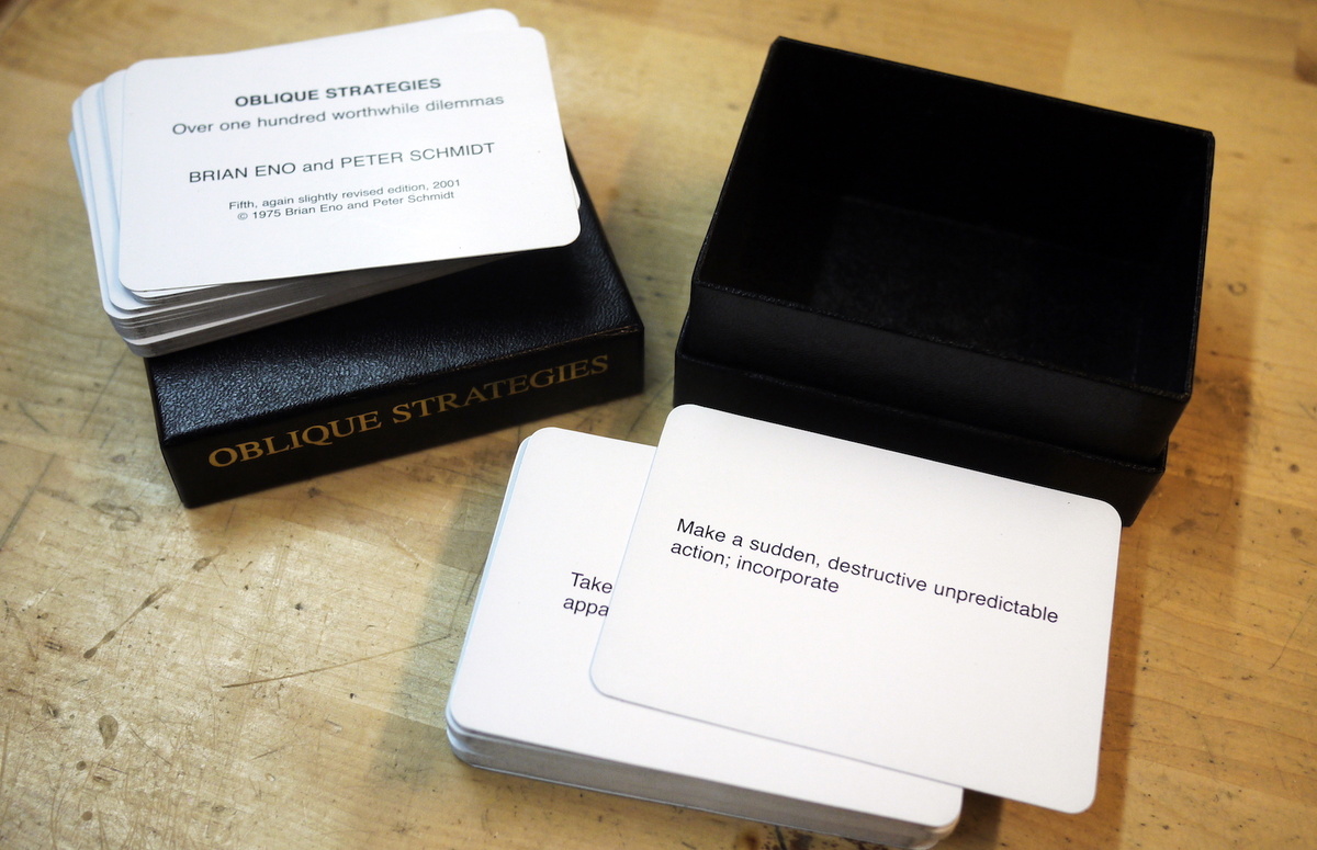 Oblique Strategies - карточки для расширения креативного творчества