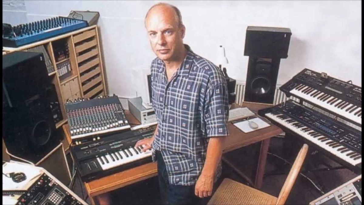 Брайан Ино — британский музыкант, продюсер и композитор