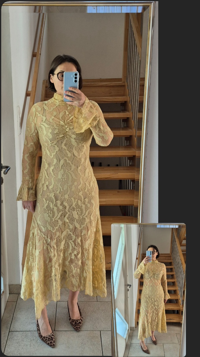 Вот так вот. На вставке — телесные велосипедки+бюстгальтер 