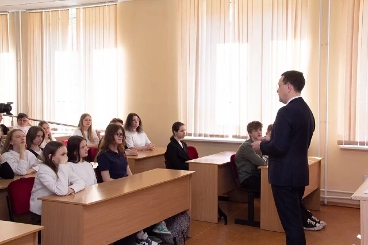    УБРиР начал уроки финансовой грамотности для школьников Екатеринбурга