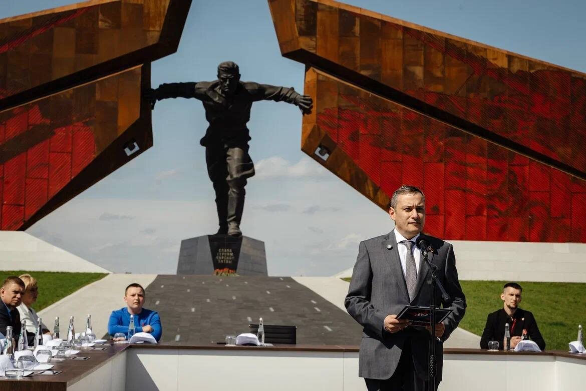 Александр Хинштейн