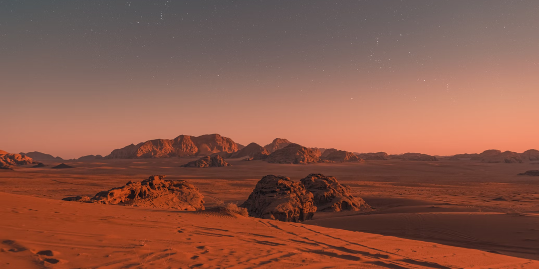 Учёные: на Марсе миллиарды лет назад шли дожди и снег