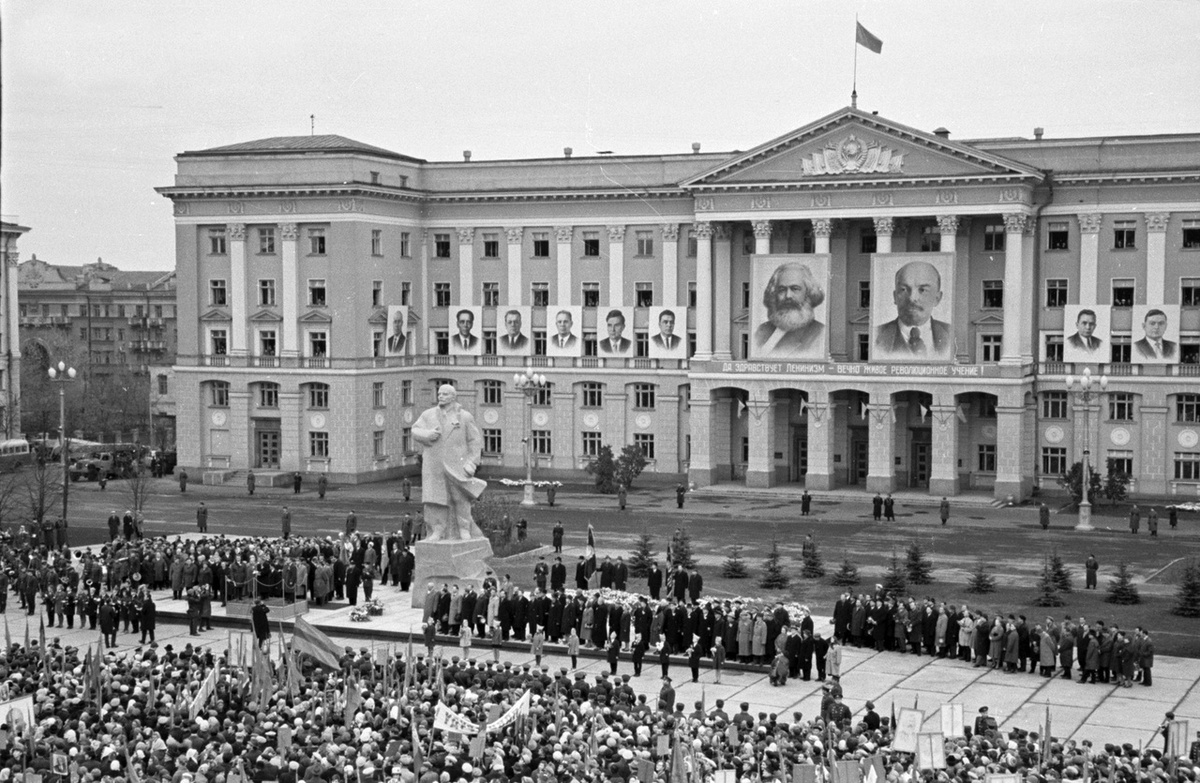 Открытие памятника В.И. Ленину. 1967 г.