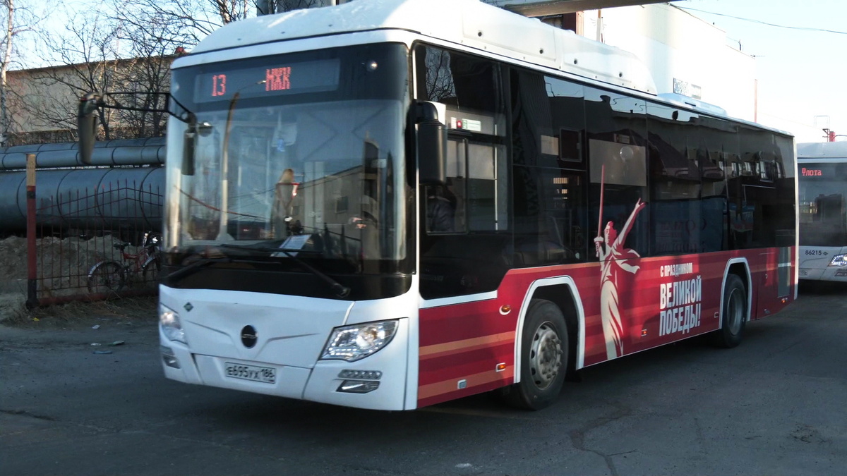    50 автобусов Нижневартовска украсили символикой Победы
