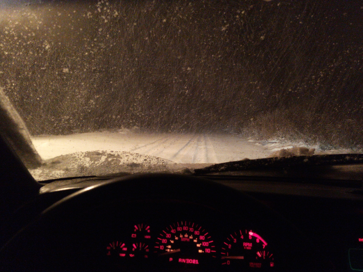 Но всё же в этом есть опеределенная романтика! Люблю ездить в дождь или снегопад на дальние расстояния! В машине тепло, уютно, а на улице вот такая жесть! Однако сложная погода способствует концентрации внимания, меньше шансов заснуть. 