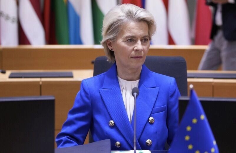 Глава Еврокомиссии фон дер Ляйен говорит о сокращении импорта российского газа с 45% до 18%, а нефти — в десять раз в энергобалансе ЕС. Фото: АР/ТАСС