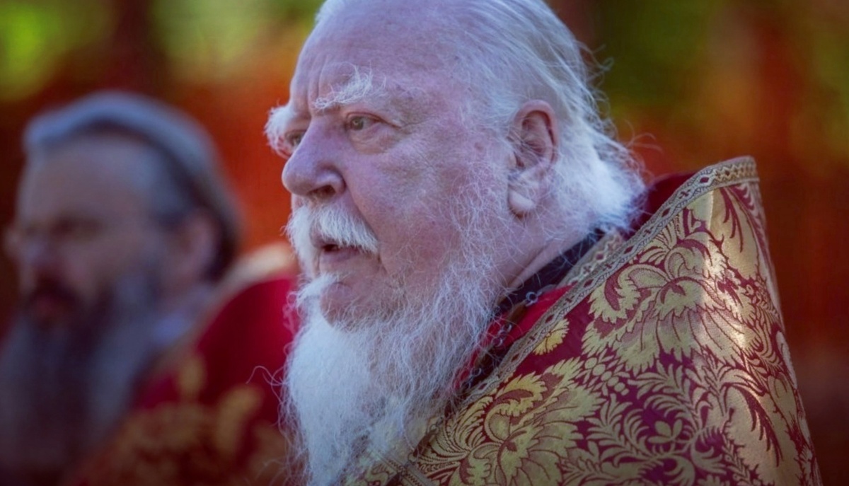 Димитрий Смирнов (07.03.1951 — 21.10.2020 гг.) — протоиерей, церковный и общественный деятель.