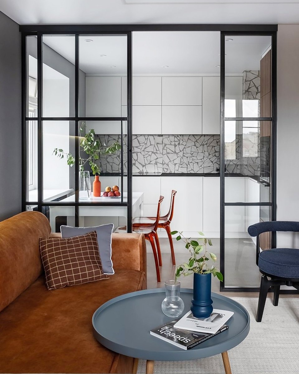 На фото: интерьер кухни в квартире 70 кв.м в г. Ростове-на-Дону. В кадре диван Виена от divan.ru. Дизайнер: Анастасия Кудяшева (@kudyashevaanastasia); фотограф: Нинель Чинова