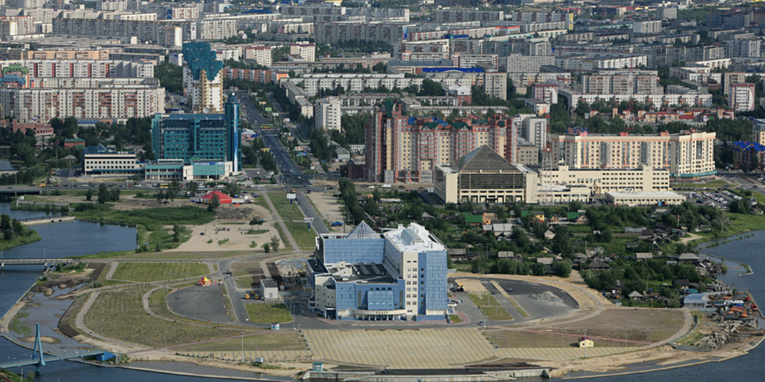 Для покупки квартиры в Сургуте важно учитывать ряд факторов: