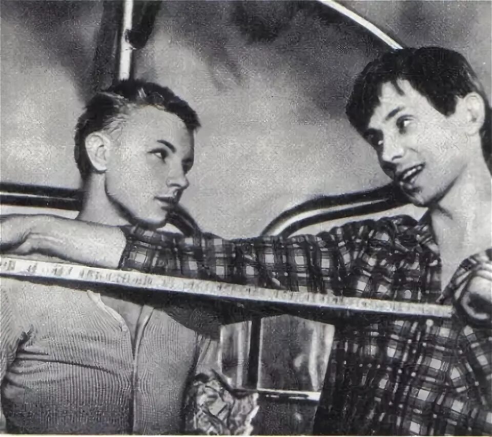 С Олегом Далем в фильме "Первый троллейбус"