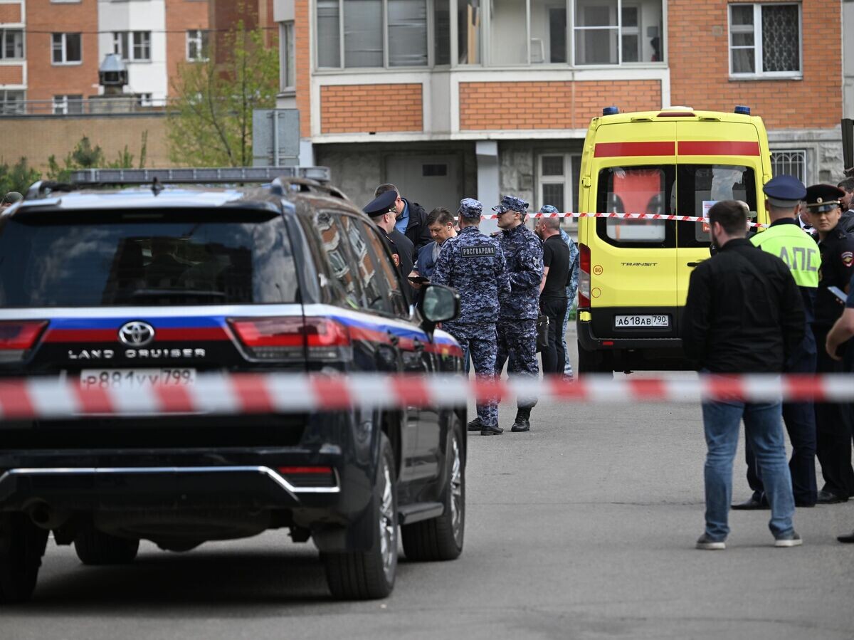    Экстренные службы на месте взрыва автомобиля в Балашихе© РИА Новости / Максим Блинов